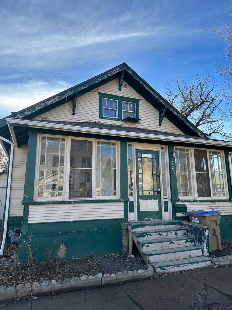 Apartment for rent at 706 6th Ave NE, Minot, ND 58703