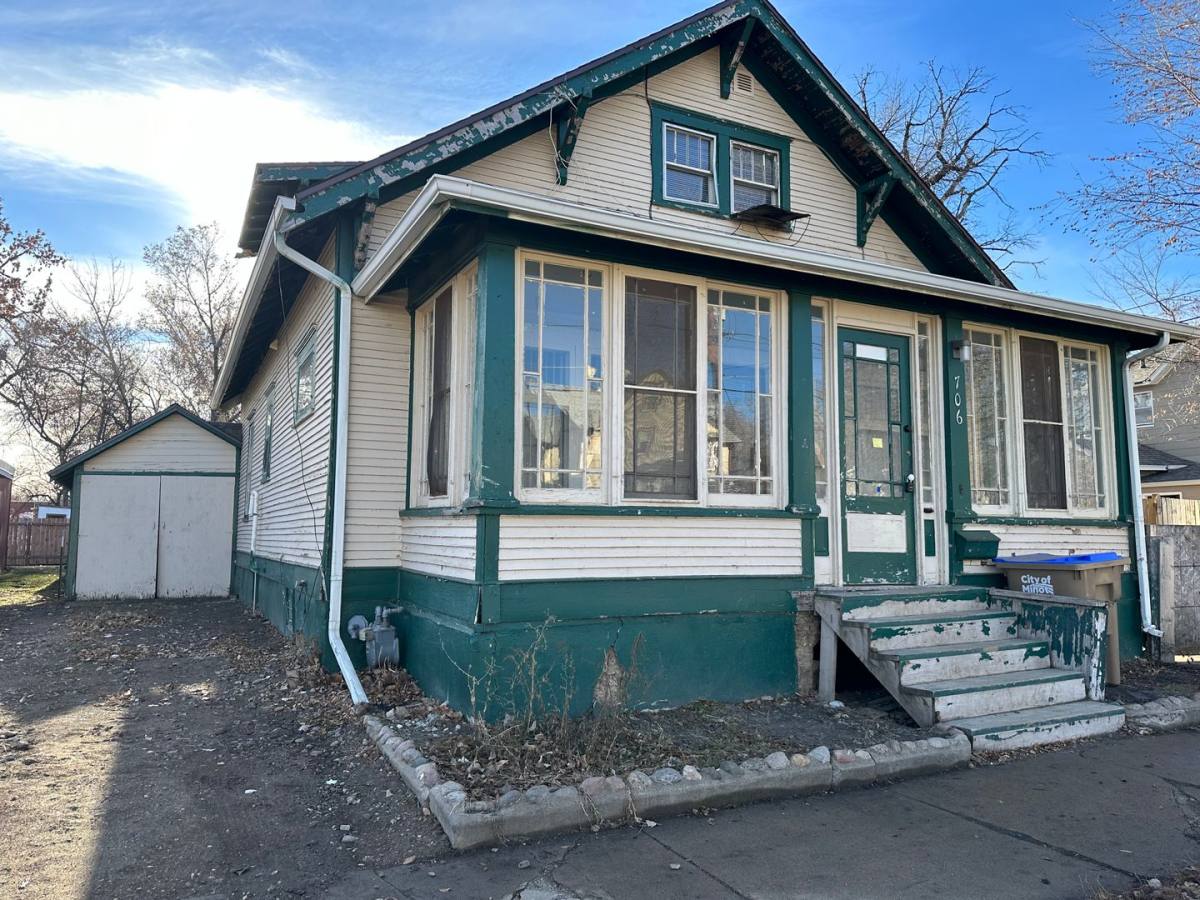 Apartment for rent at 706 6th Ave NE, Minot, ND 58703