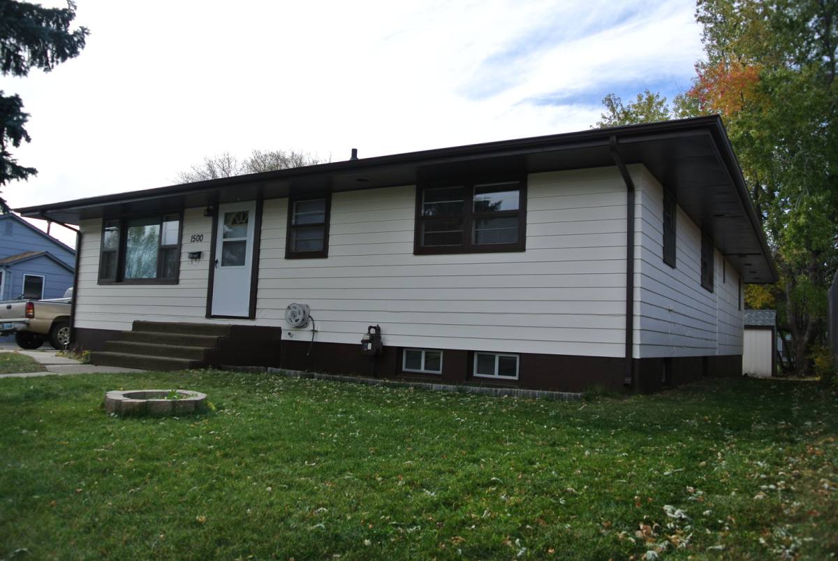 Apartment for rent at 1500 S Main St, Minot, ND 58701