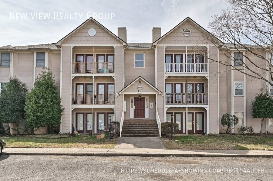 Townhouse for rent at 6156 Meadow Rose Lane, Charlotte, NC 28215