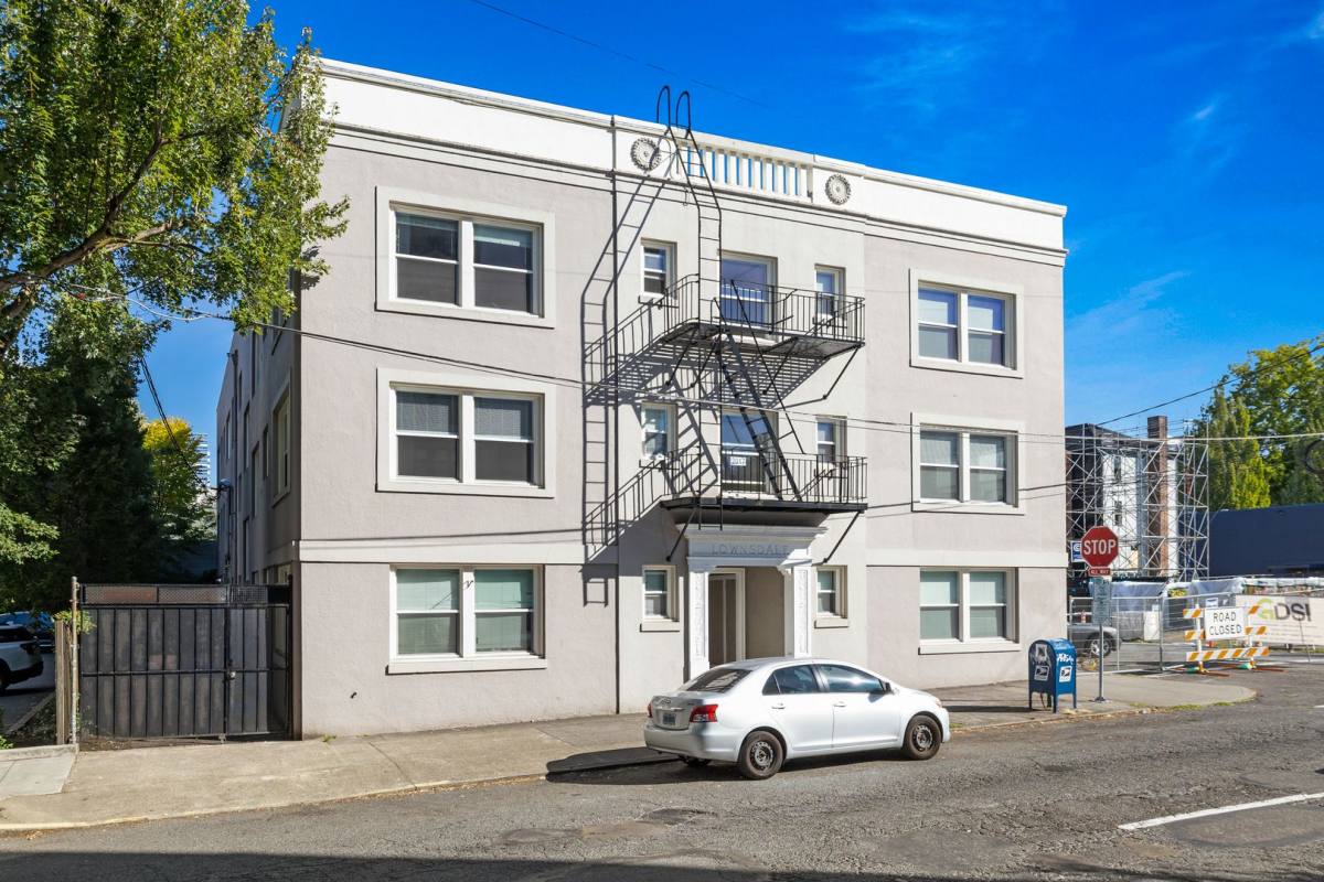 Apartment for rent at 834 SW 15th Ave, Portland, OR 97205