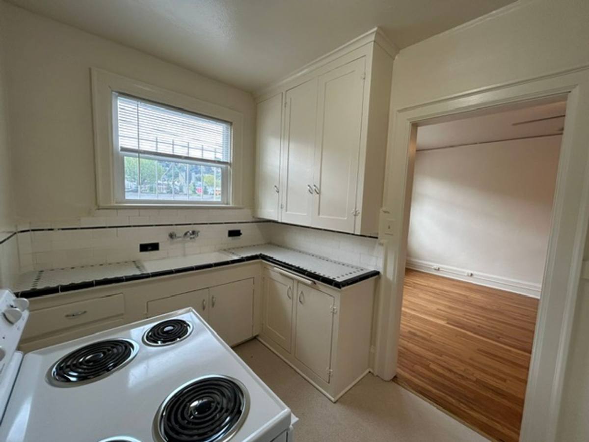 Apartment for rent at 834 SW 15th Ave, Portland, OR 97205