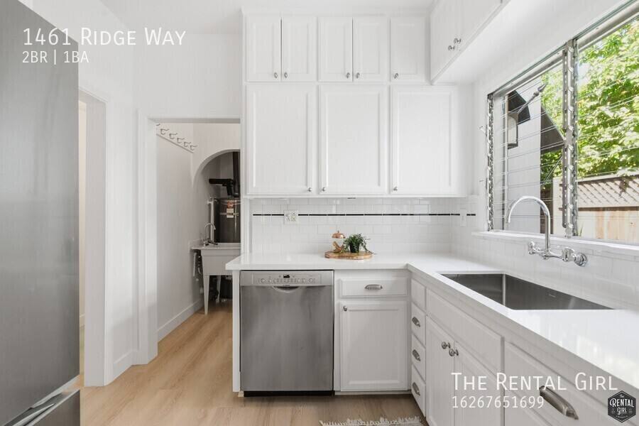 Apartment for rent at 1461 Ridge Way, Los Angeles, CA 90026