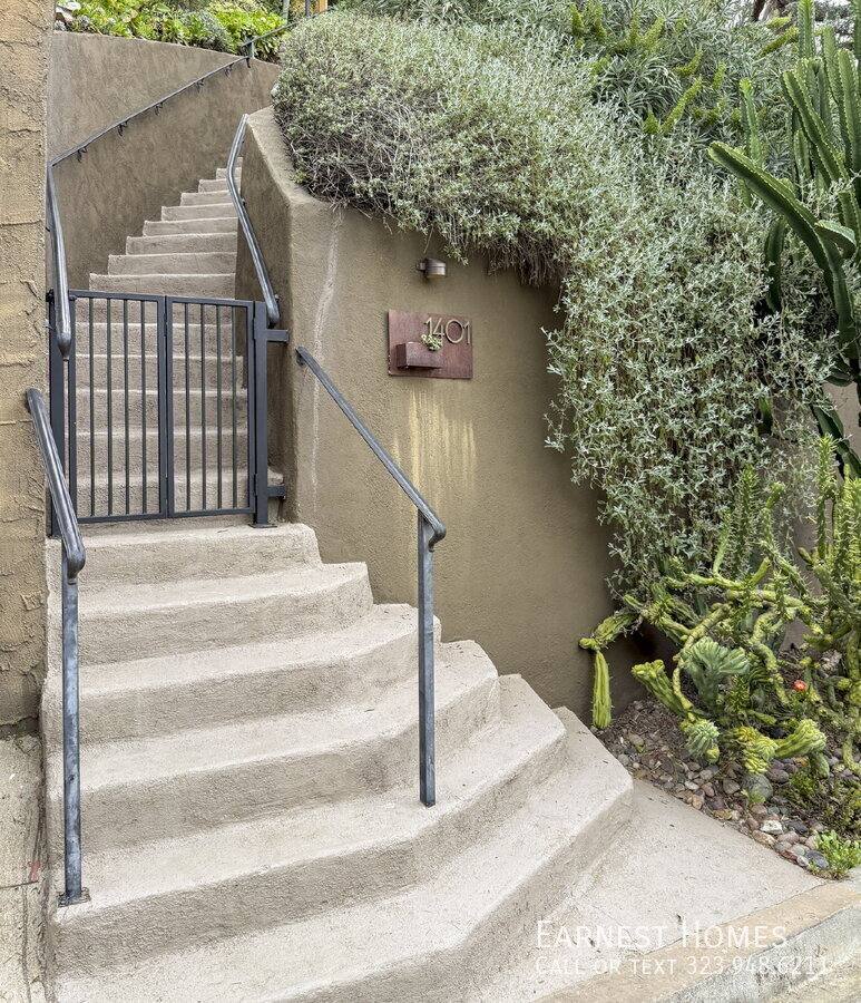House for rent at 1401 Dartmouth Dr, Glendale, CA 91205