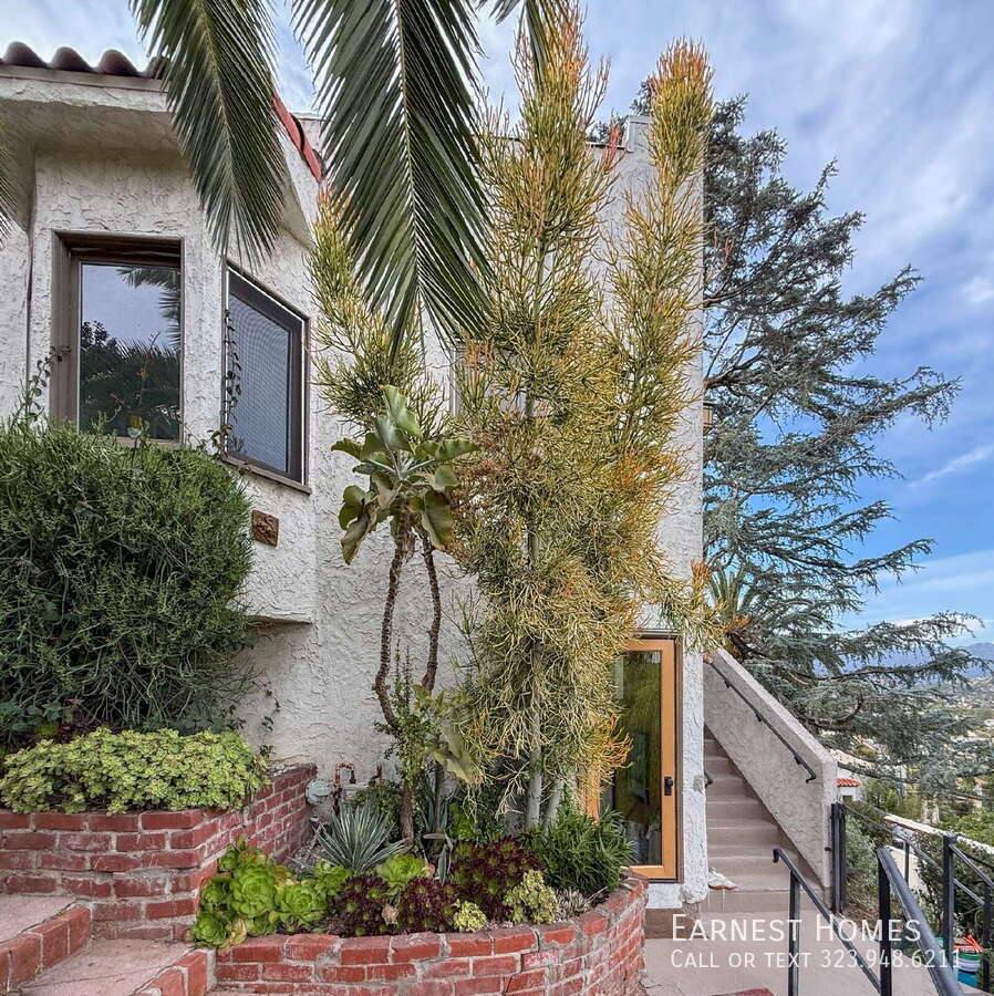 House for rent at 1401 Dartmouth Dr, Glendale, CA 91205