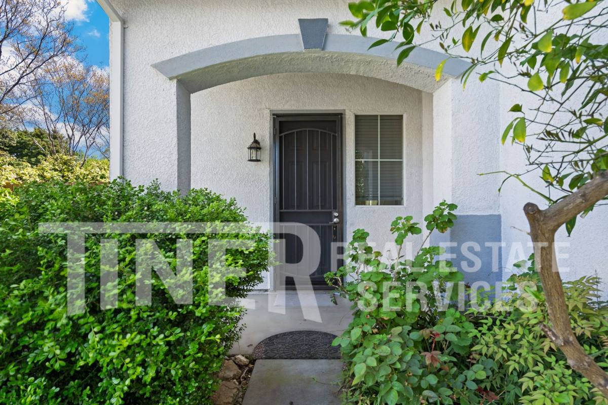 House for rent at 6948 Trailride Way, Citrus Heights, CA 95621