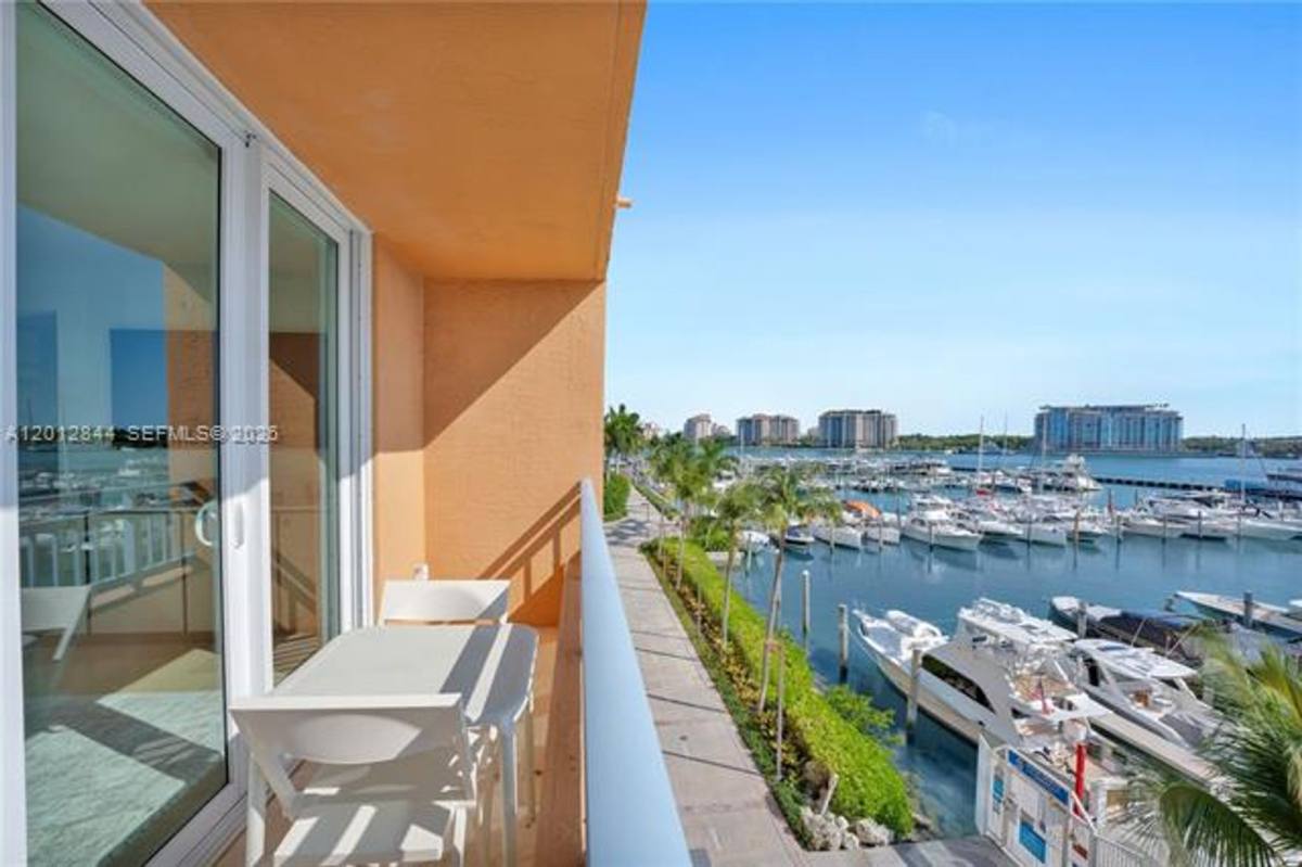 Apartment for rent at 90 Alton Rd, Miami Beach, FL 33139