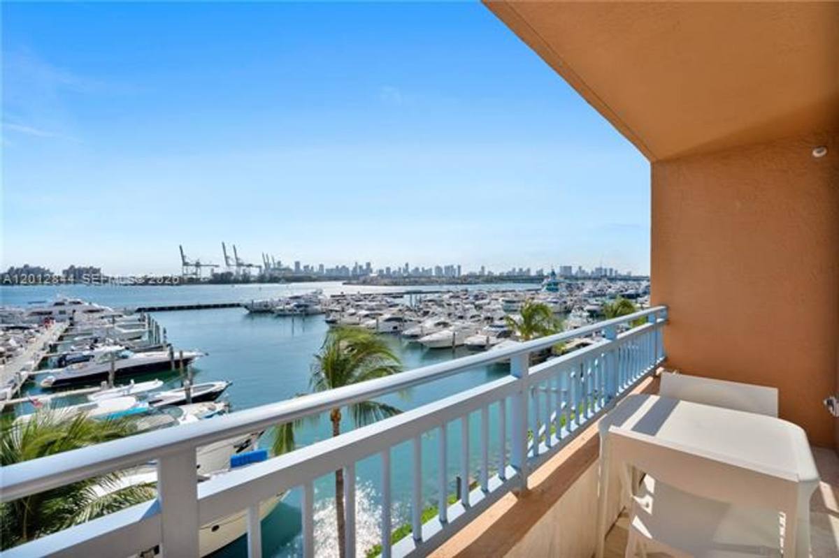 Apartment for rent at 90 Alton Rd, Miami Beach, FL 33139