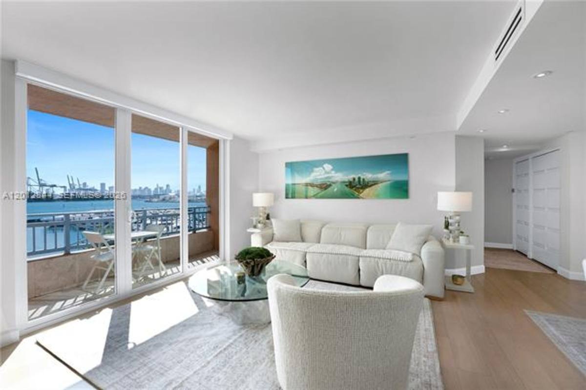 Apartment for rent at 90 Alton Rd, Miami Beach, FL 33139