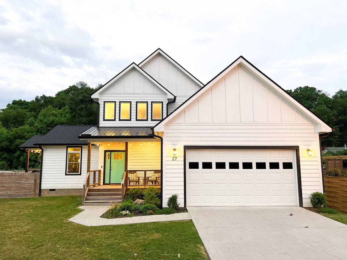 House for rent at 27 Linn Garden Lane, Swannanoa, NC 28778