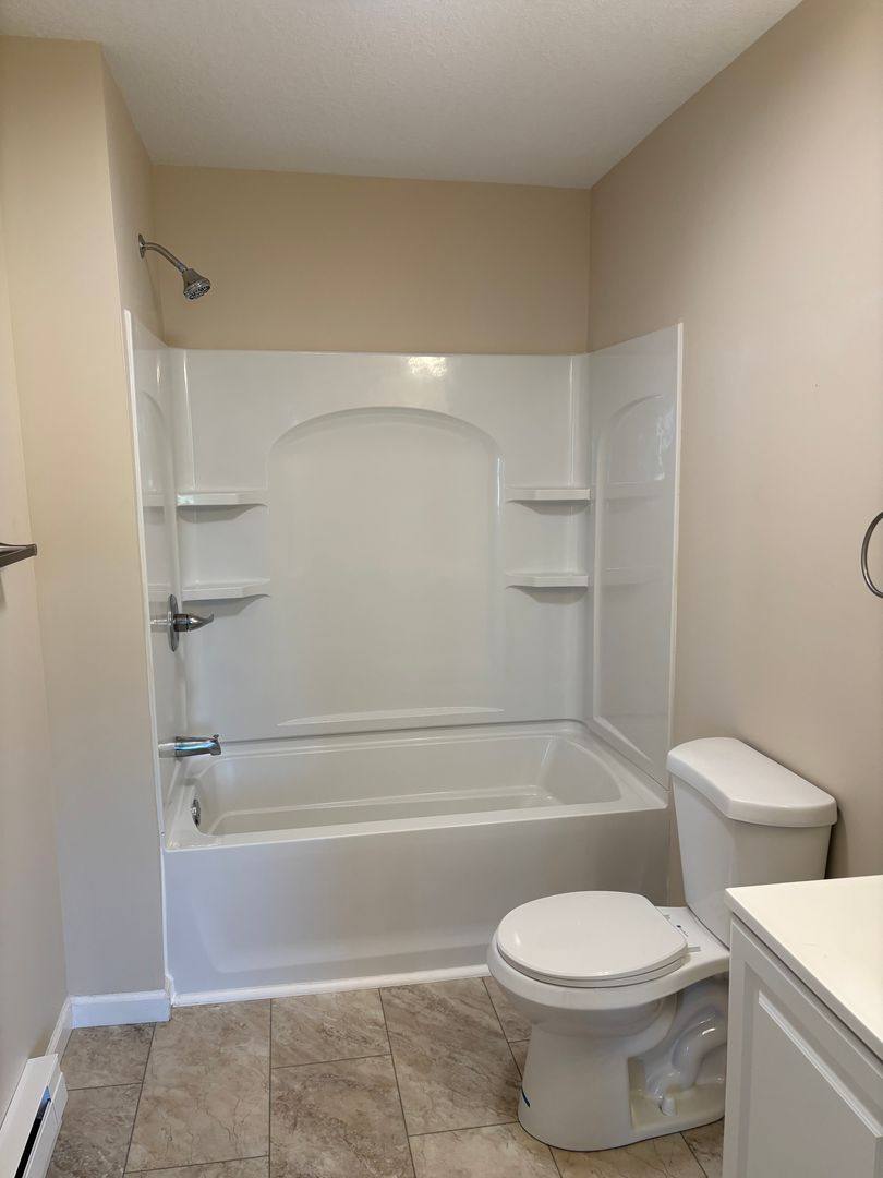 Apartment for rent at 2319 S 19th St, Clinton, IA 52732