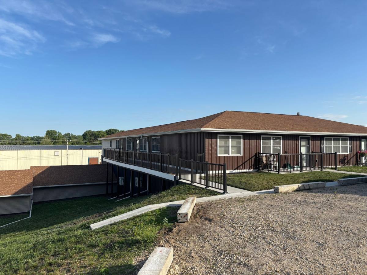 Apartment for rent at 2319 S 19th St, Clinton, IA 52732