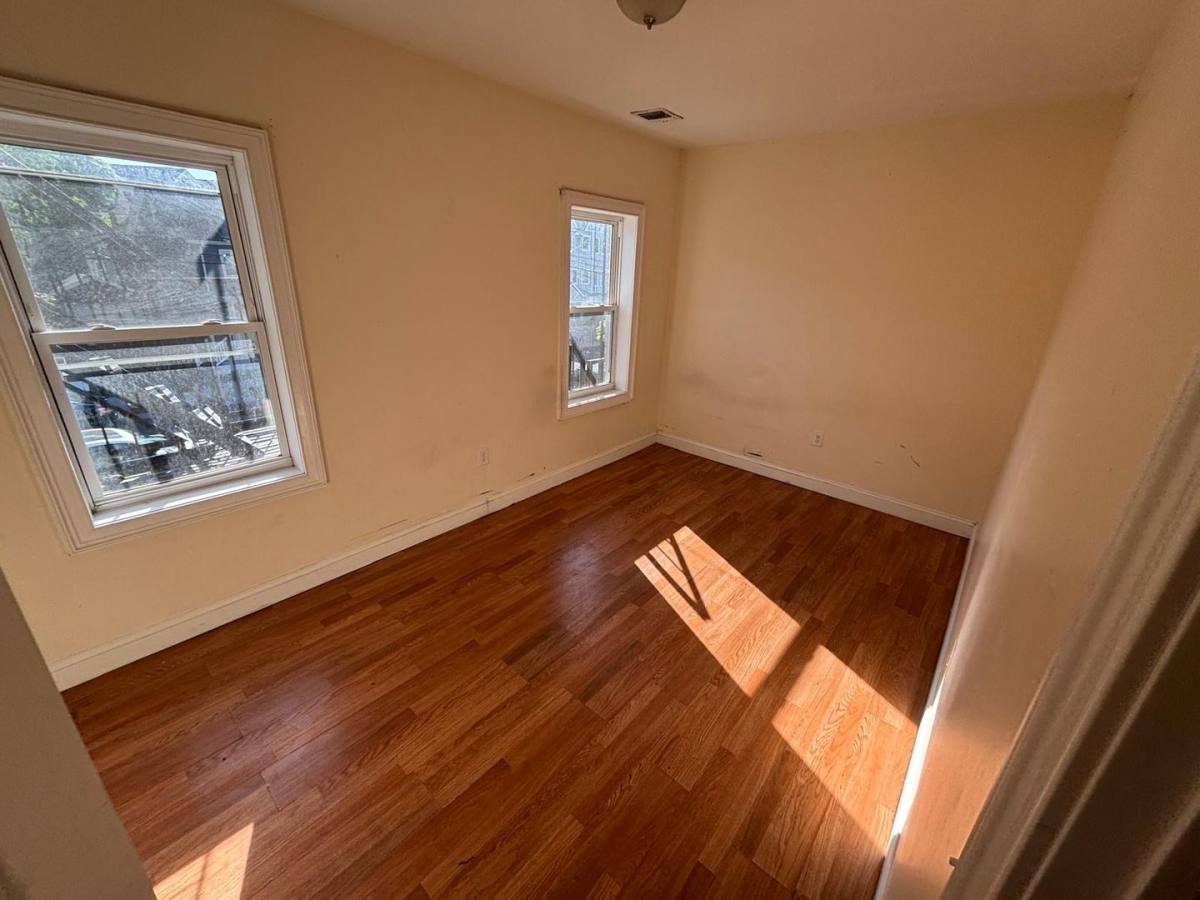 Apartment for rent at 34 Sussex Ave, Morristown, NJ 07960