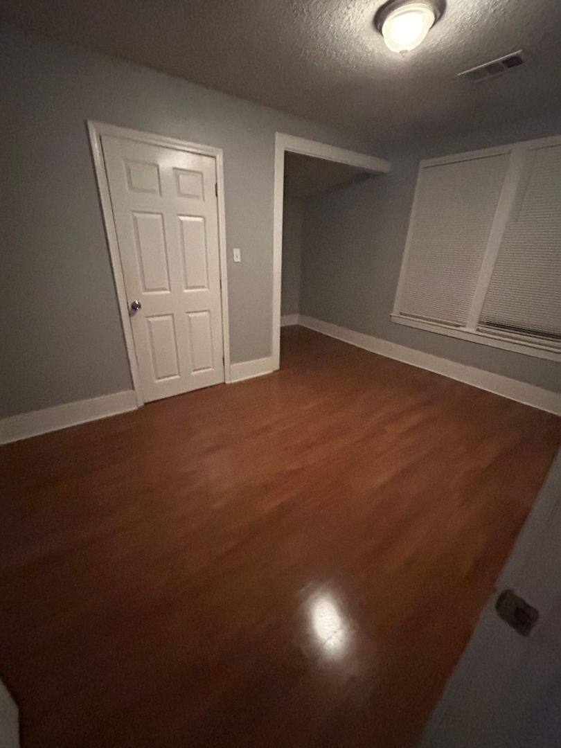 House for rent at 1452 Oaklawn St, Memphis, TN 38114