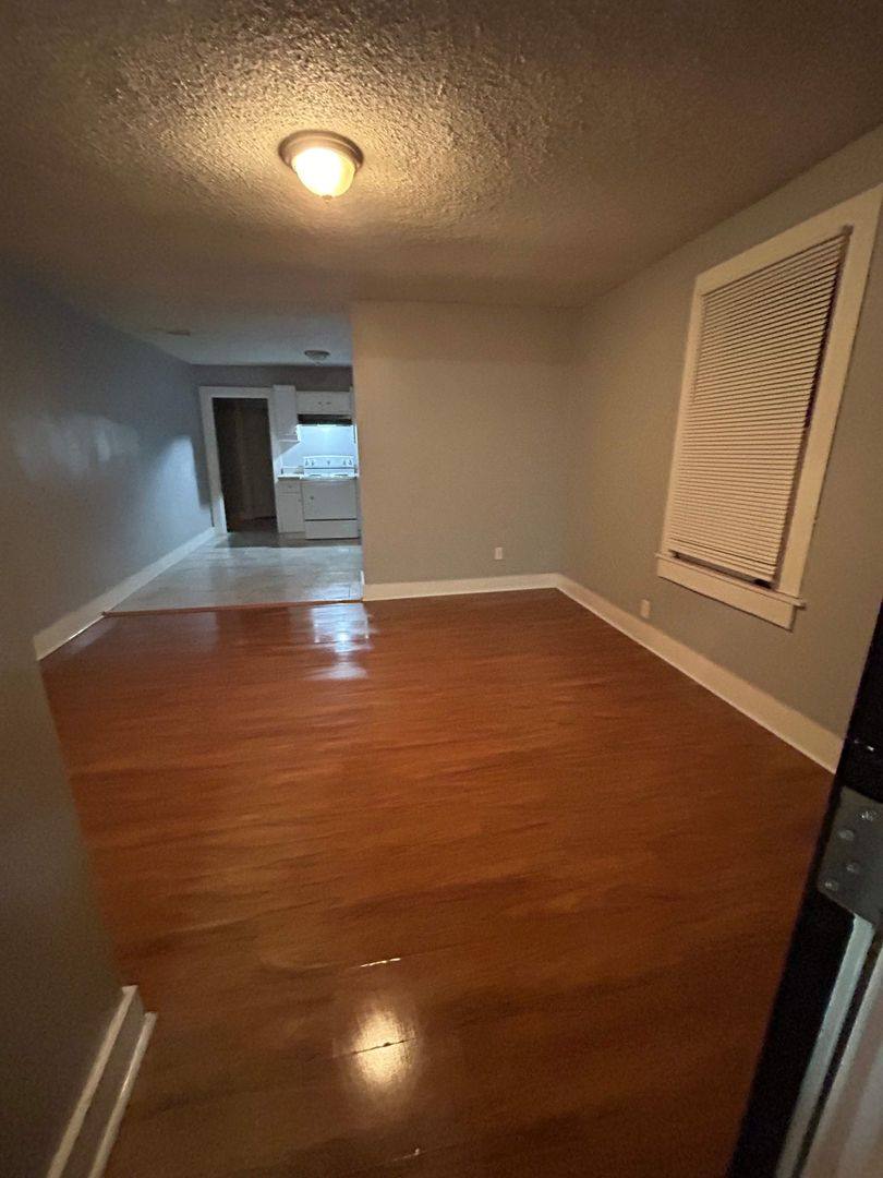 House for rent at 1452 Oaklawn St, Memphis, TN 38114
