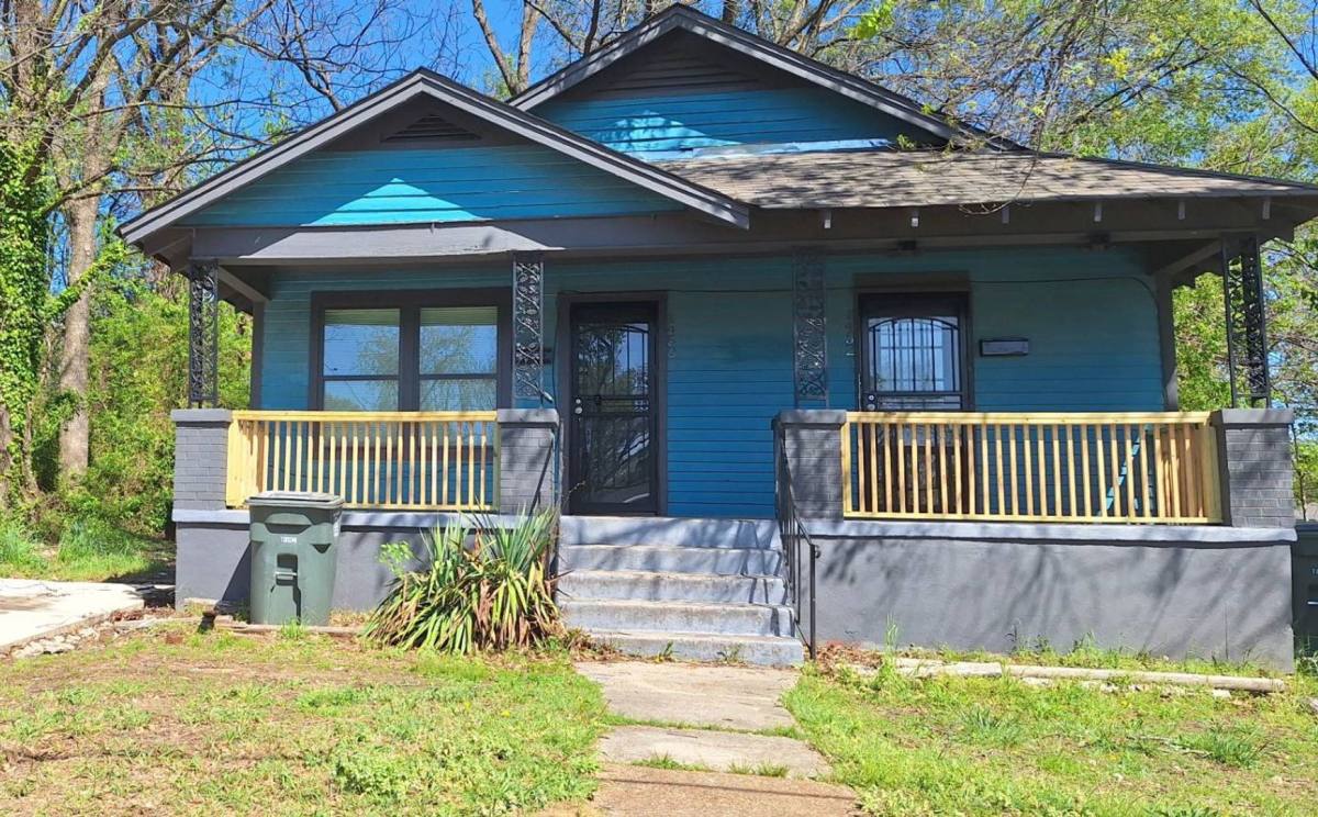 House for rent at 1452 Oaklawn St, Memphis, TN 38114
