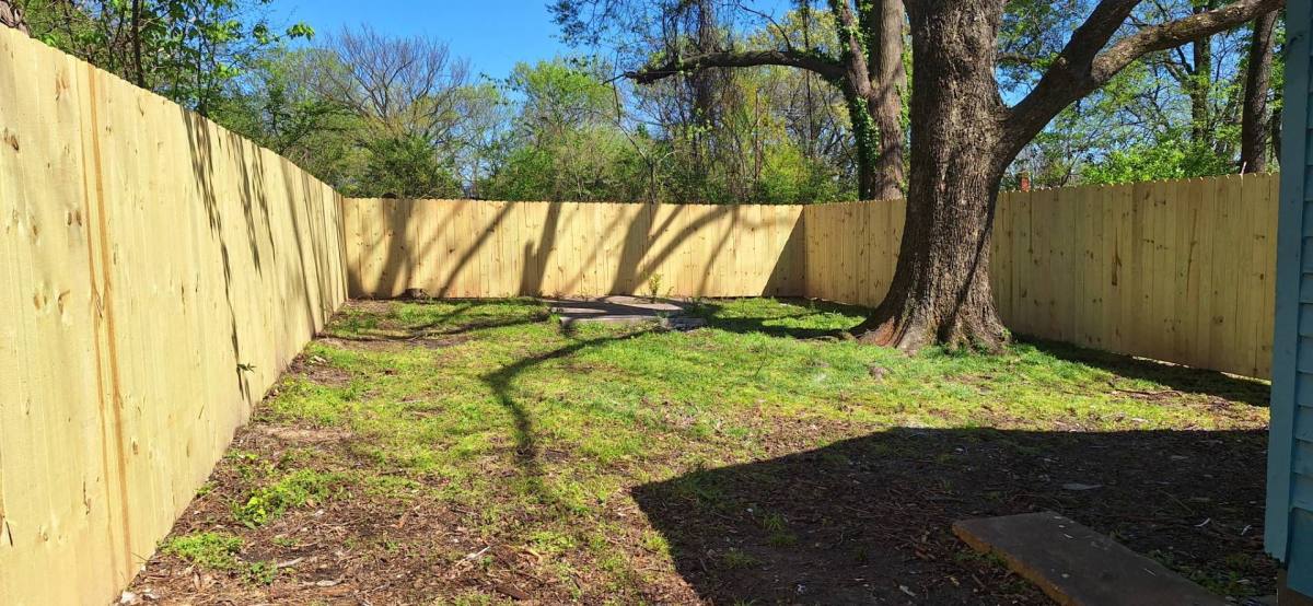 House for rent at 1452 Oaklawn St, Memphis, TN 38114