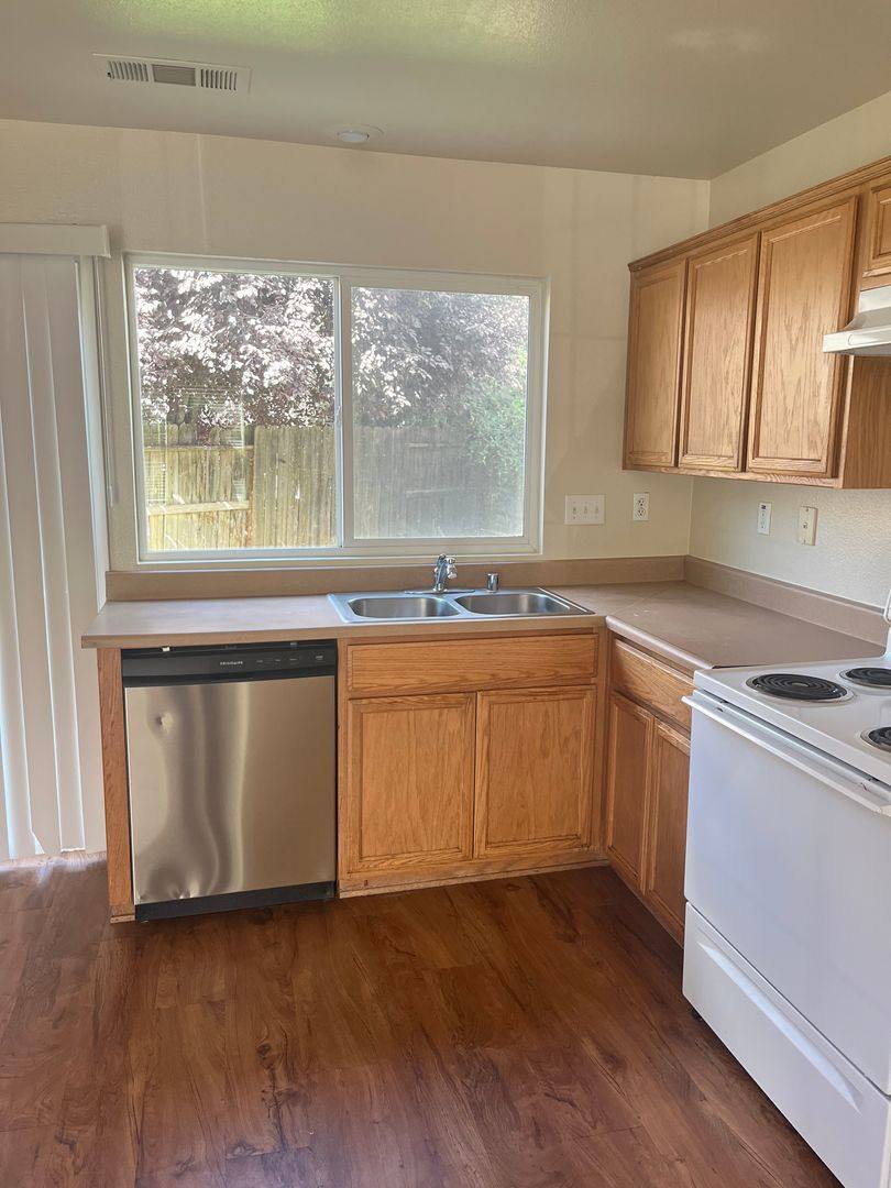House for rent at 1249 Daybreak Dr, Merced, CA 95348