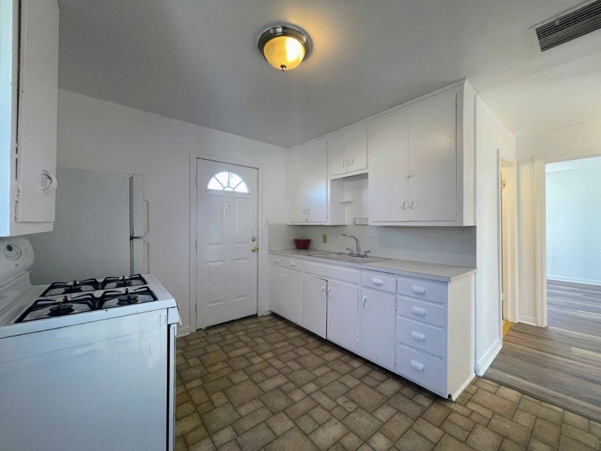 House for rent at 3702 Beaumont Ave, Snyder, TX 79549