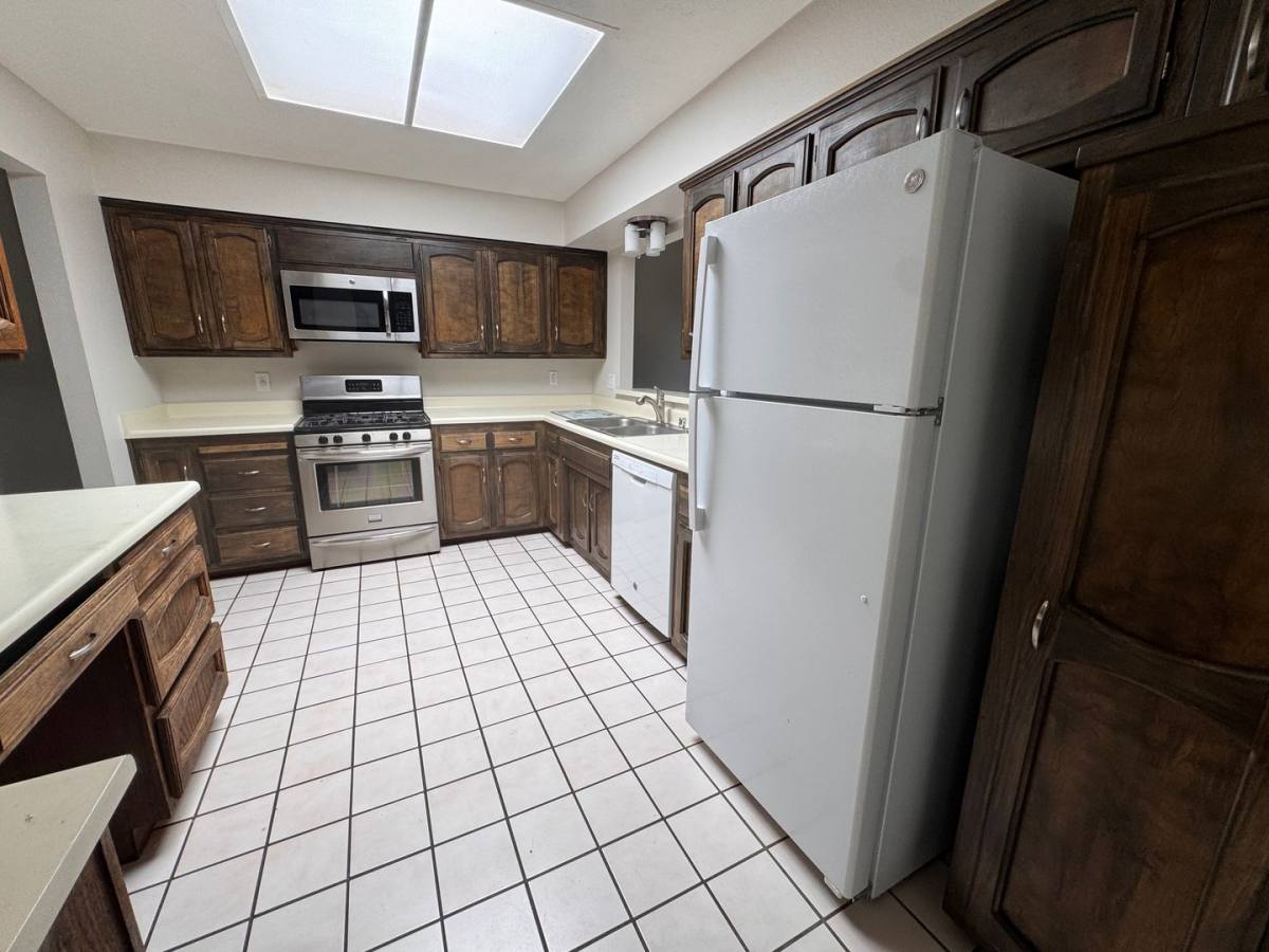 House for rent at 8902 Spain Rd NE, Albuquerque, NM 87111
