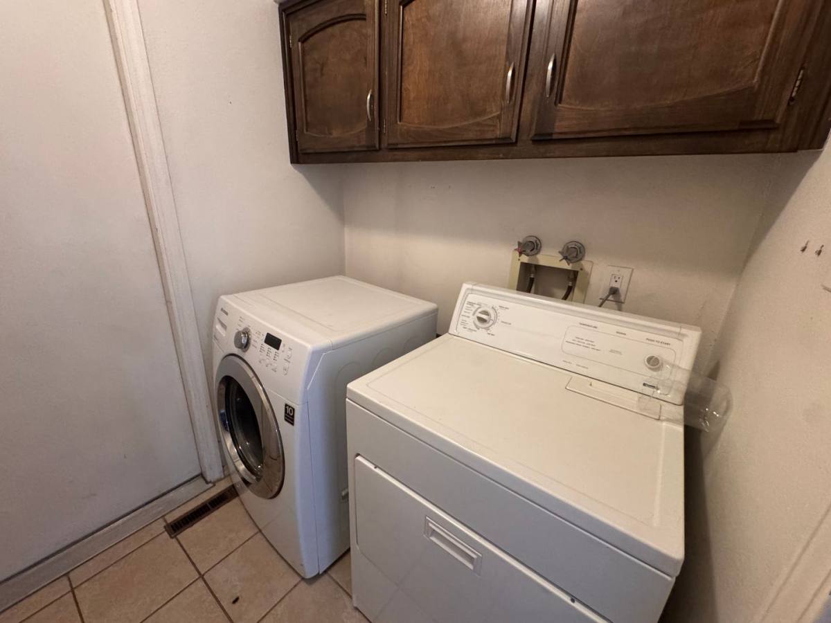 House for rent at 8902 Spain Rd NE, Albuquerque, NM 87111
