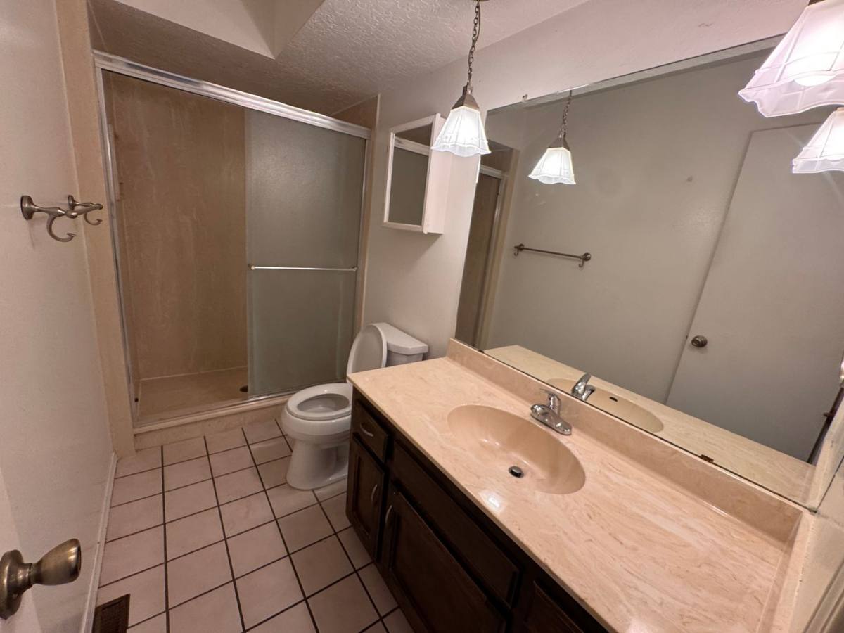 House for rent at 8902 Spain Rd NE, Albuquerque, NM 87111