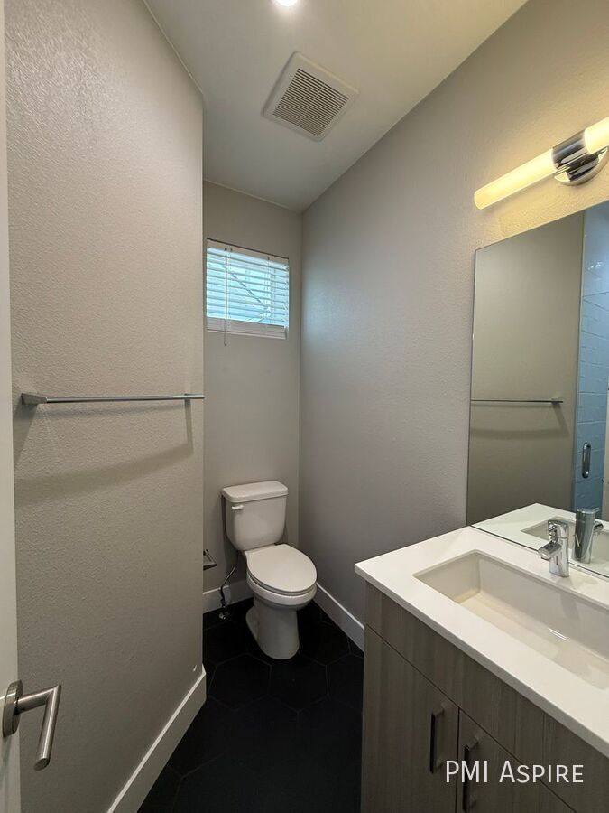 Townhouse for rent at 5155 W 10th Ave, Denver, CO 80204