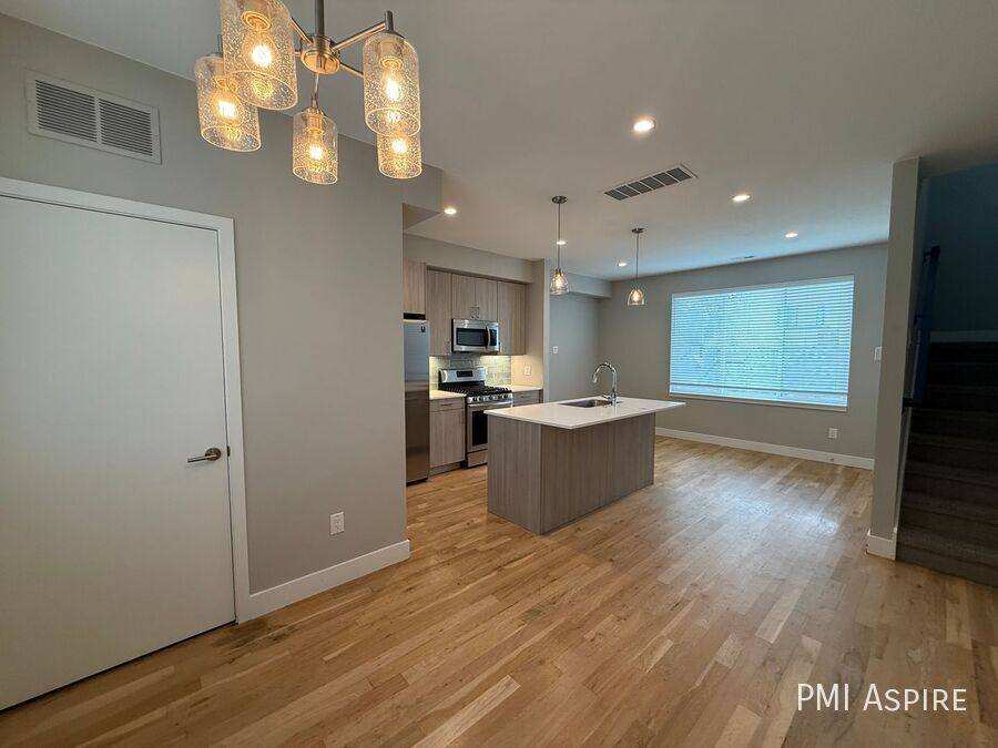 Townhouse for rent at 5155 W 10th Ave, Denver, CO 80204