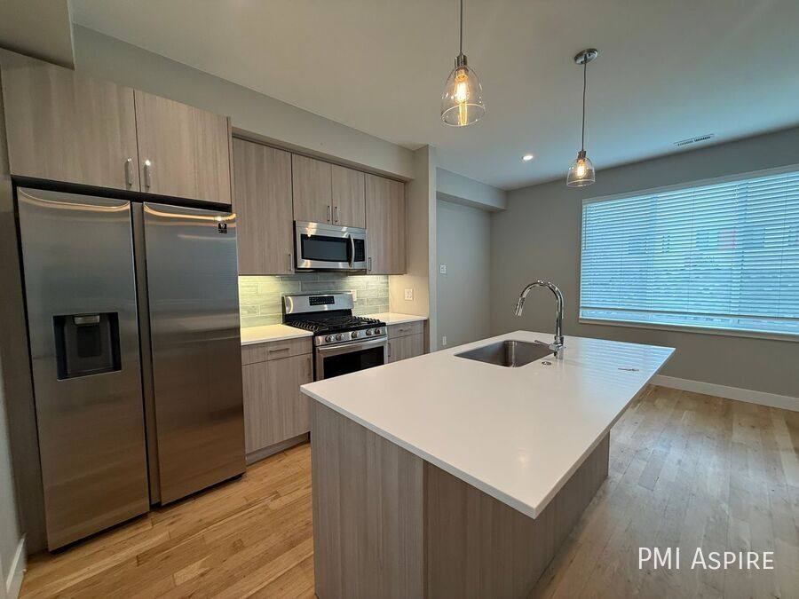 Townhouse for rent at 5155 W 10th Ave, Denver, CO 80204