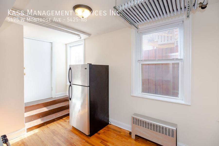 Apartment for rent at 5425 W Montrose Ave #NB, Chicago, IL 60641