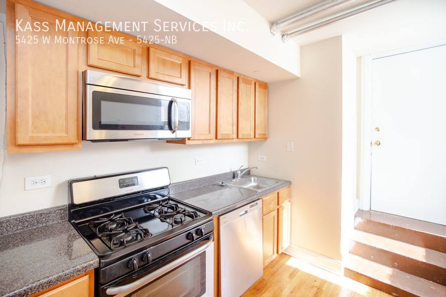 Apartment for rent at 5425 W Montrose Ave #NB, Chicago, IL 60641