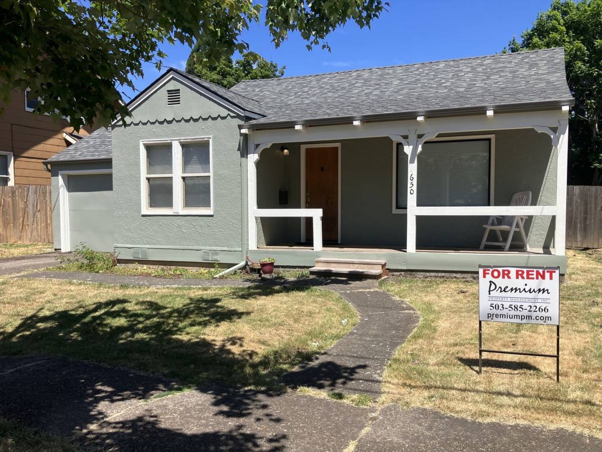 House for rent at 650 Rosemont Ave NW, Salem, OR 97304