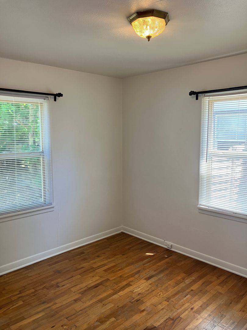House for rent at 650 Rosemont Ave NW, Salem, OR 97304