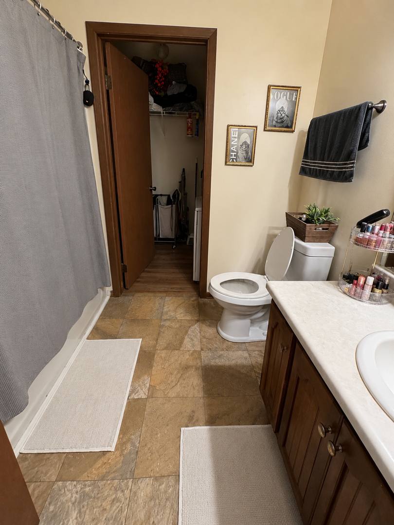 Apartment for rent at 1040 Terrace Dr, Onalaska, WI 54650