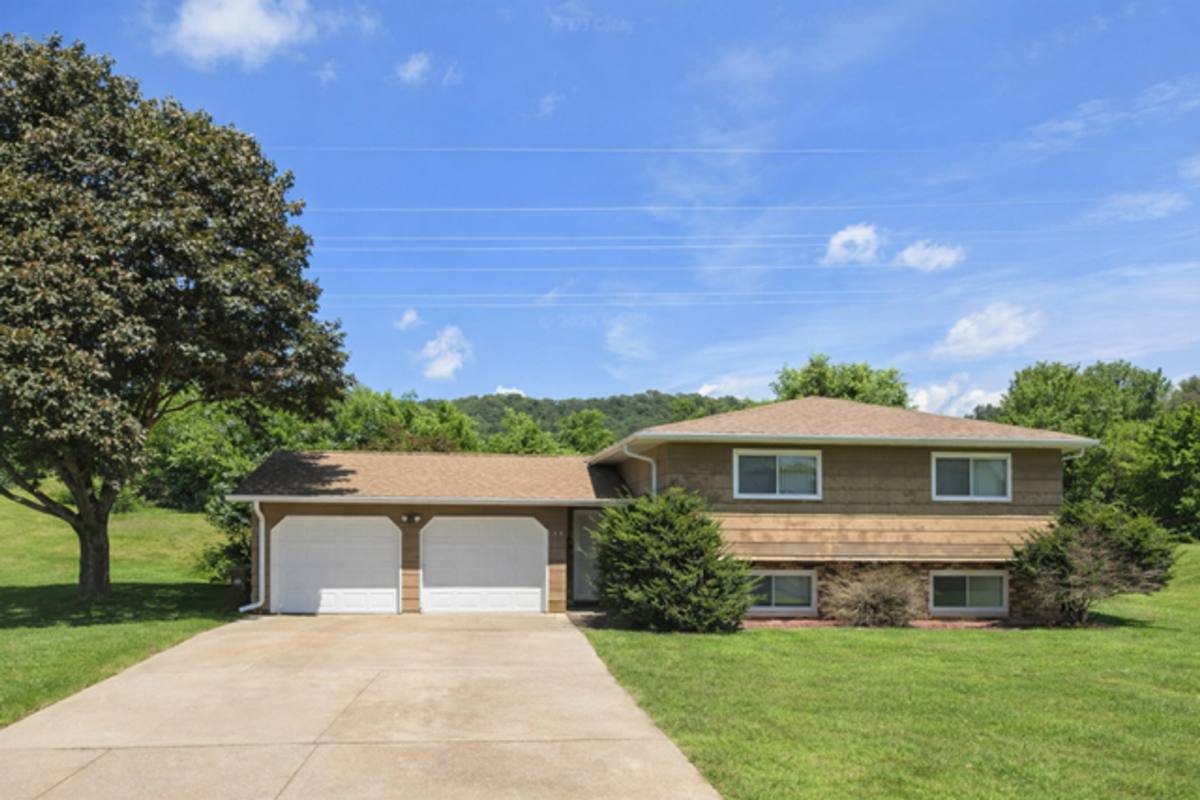 Apartment for rent at 1040 Terrace Dr, Onalaska, WI 54650