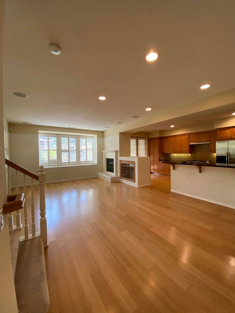 Townhouse for rent at 254 Flyers Lane, Tustin, CA 92782