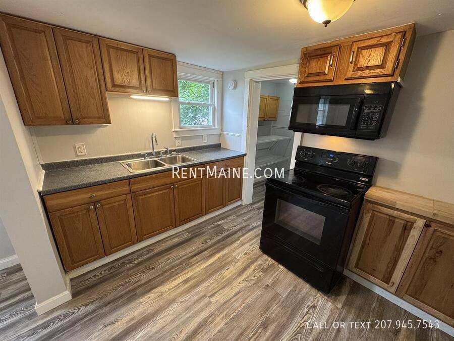 Apartment for rent at 97 Grove St #2, Bangor, ME 04401