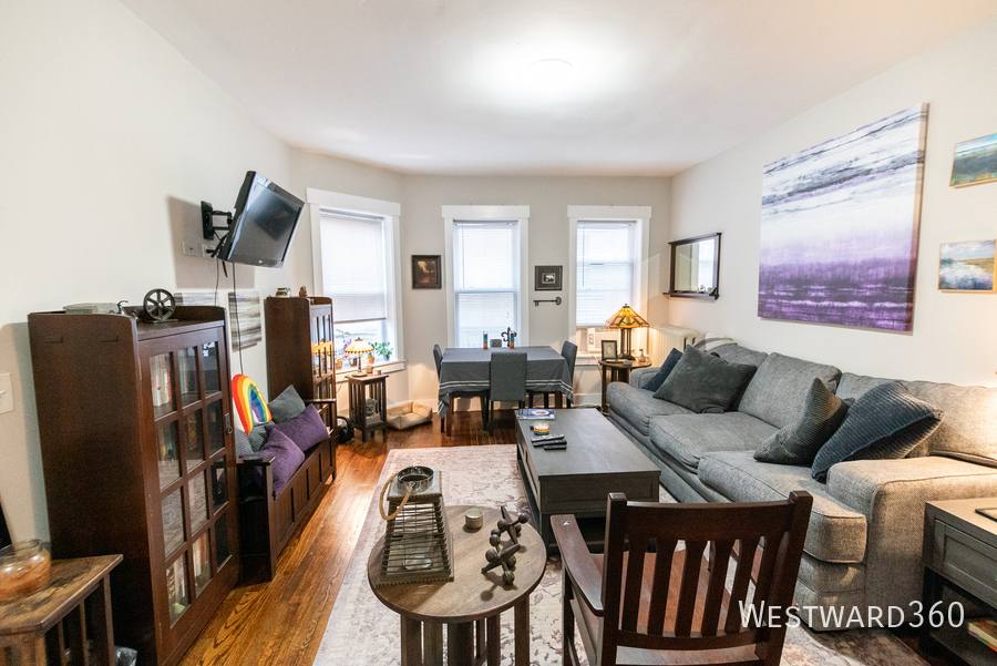 Apartment for rent at 1662 W Farwell Ave #3N, Chicago, IL 60626