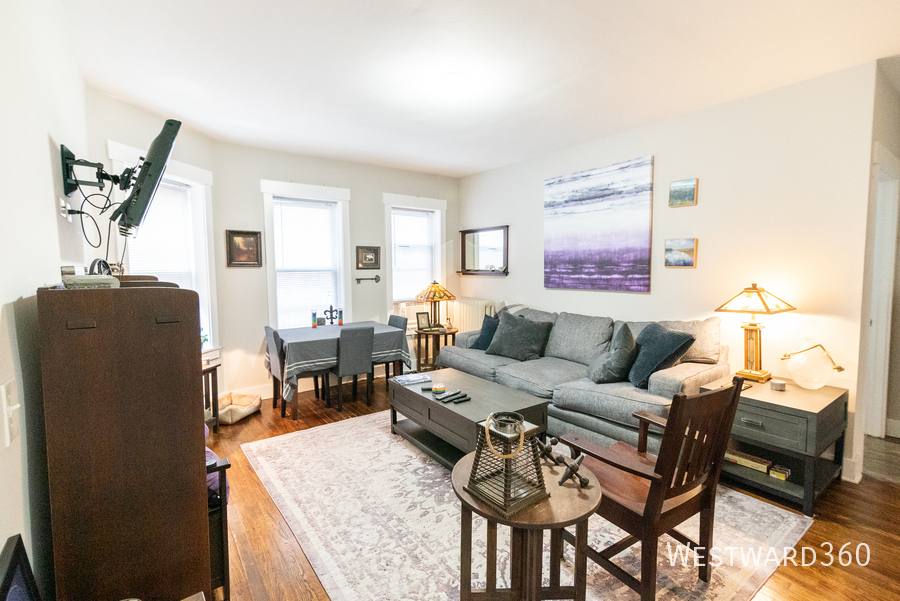 Apartment for rent at 1662 W Farwell Ave #3N, Chicago, IL 60626