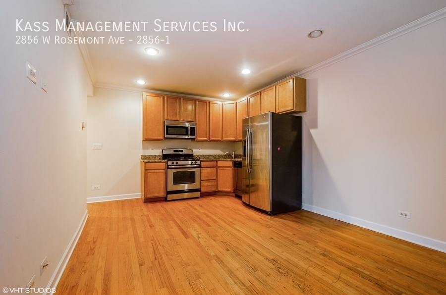 Apartment for rent at 2856 W Rosemont Ave #1, Chicago, IL 60659