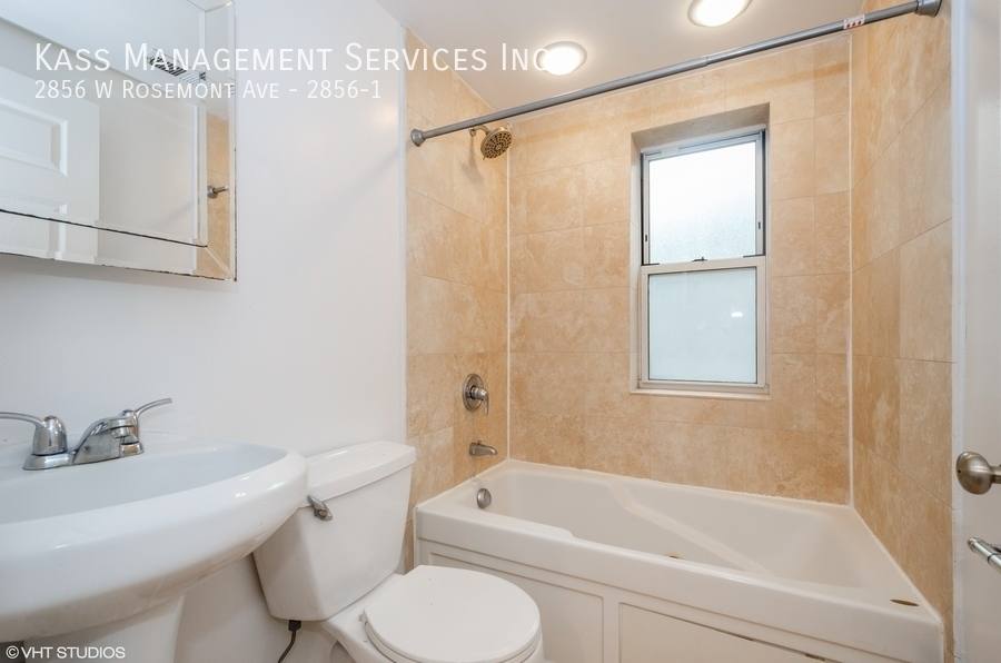 Apartment for rent at 2856 W Rosemont Ave #1, Chicago, IL 60659