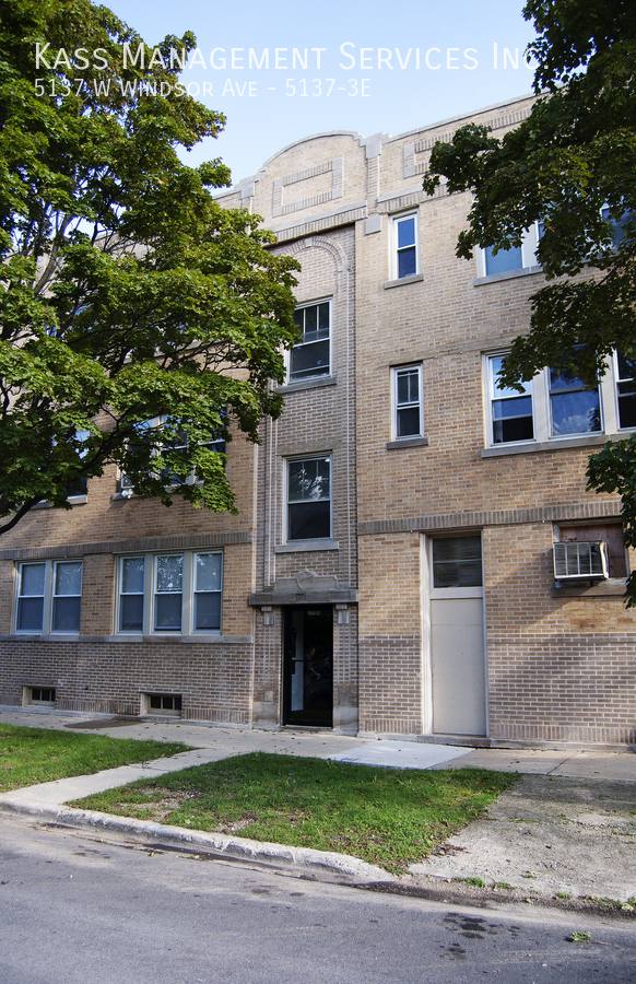 Apartment for rent at 5137 W Windsor Ave #3E, Chicago, IL 60630