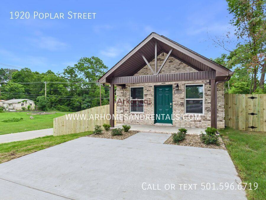 House for rent at 1920 Poplar St, North Little Rock, AR 72114