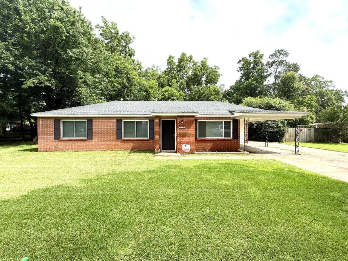 House for rent at 942 Parkwood Court, Montgomery, AL 36109