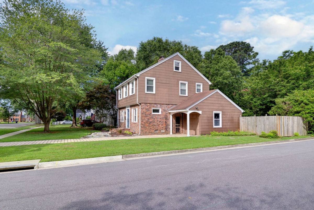 House for rent at 9 Westover Rd, Newport News, VA 23601