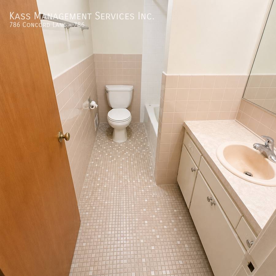 Townhouse for rent at 786 Concord Lane #786, Barrington, IL 60010
