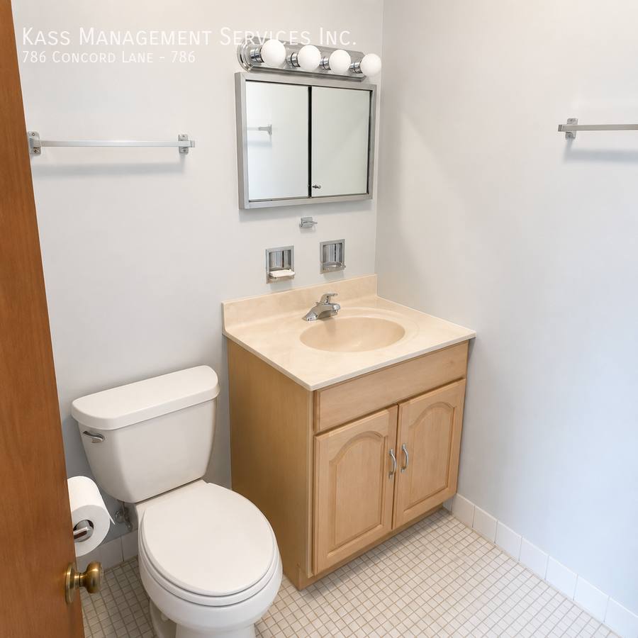 Townhouse for rent at 786 Concord Lane #786, Barrington, IL 60010
