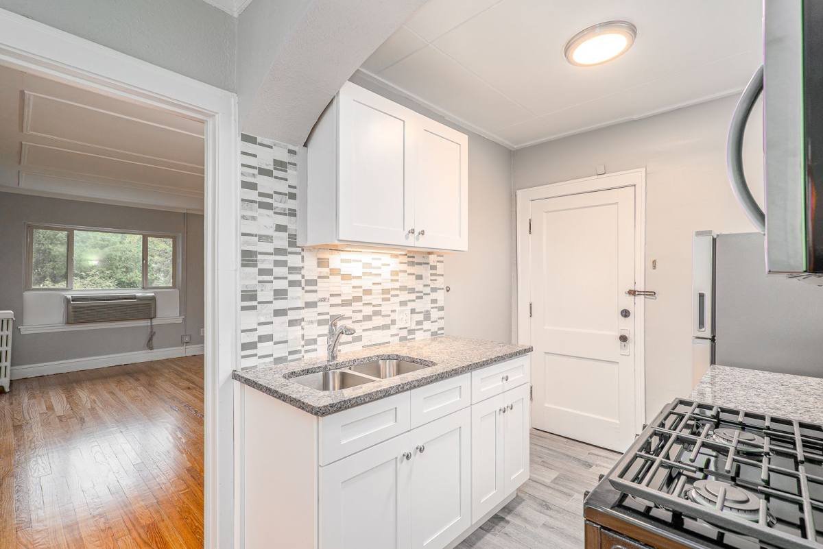 Apartment for rent at 428-432 N Park Blvd, Glen Ellyn, IL 60137