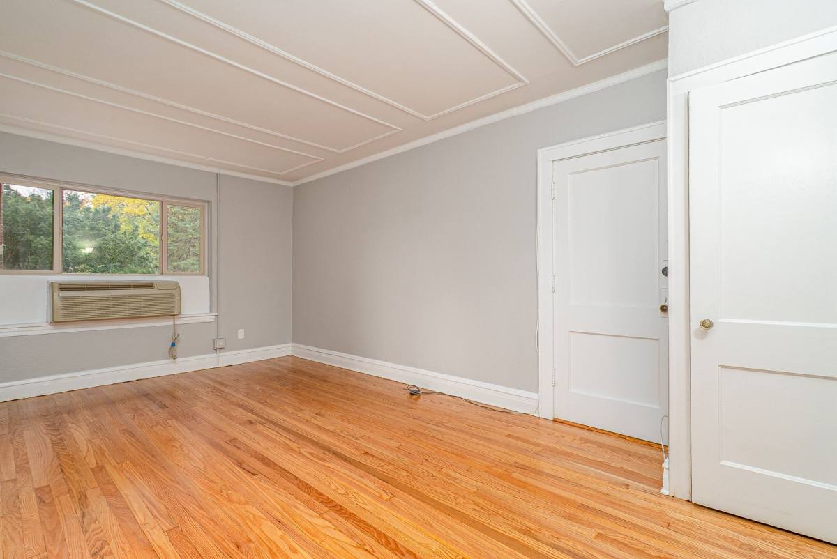 Apartment for rent at 428-432 N Park Blvd, Glen Ellyn, IL 60137