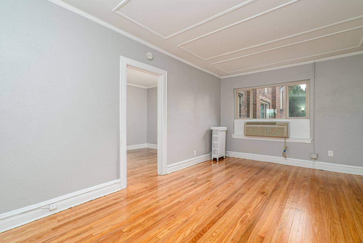 Apartment for rent at 428-432 N Park Blvd, Glen Ellyn, IL 60137